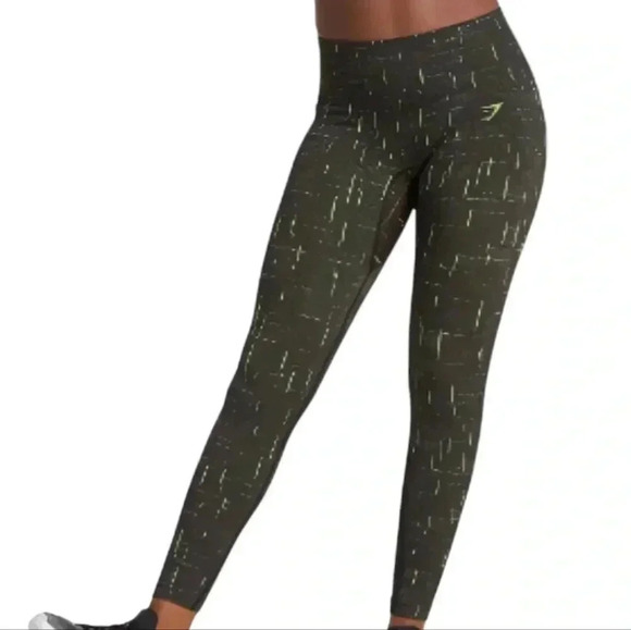 Gymshark Illumination Leggings Seamless Green Neon  Accents Women's size Medium - Picture 1 of 11